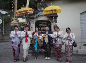 Keunikan Pura Goa Giri Putri
