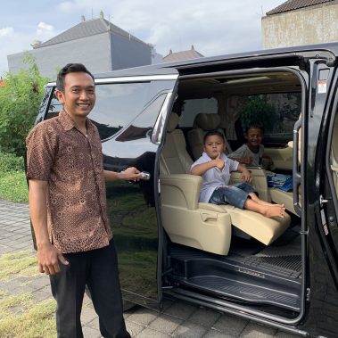 Toyota Alphard transformer