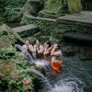 Mengening Water Spring: Chakra Balancing & Mental Clarity