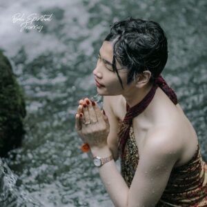 Mengening Water Spring: Chakra Balancing & Mental Clarity