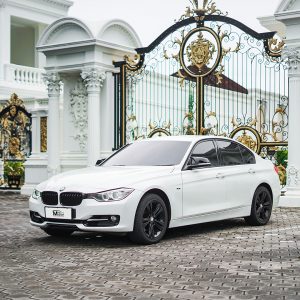 BMW 320i White