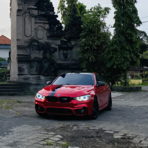 BMW F30 Red