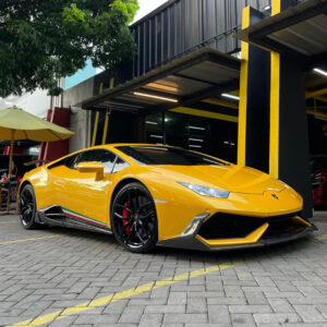 Lamborghini Huracan Yellow