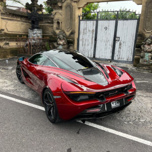 McLaren 720S in Bali