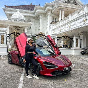 McLaren 720S in Bali