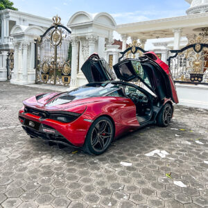 McLaren 720S in Bali