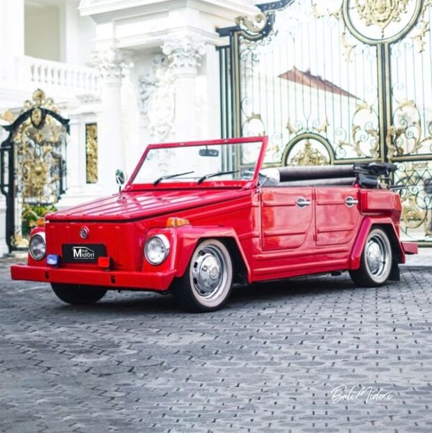 VW Safari Classic Red