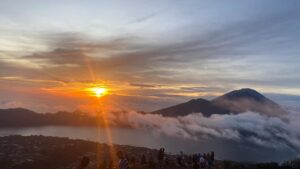 Kintamani Volcano Sunrise Tour – Mount Batur, Ubud & Penglipuran Village