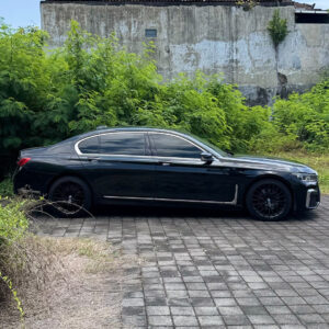 BMW 740Li Black